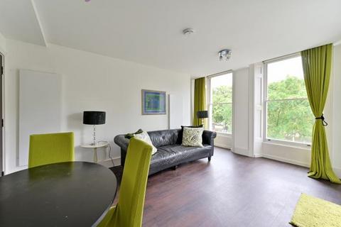 1 bedroom flat for sale, Hampton Court Road, East Molesey, Surrey, KT8