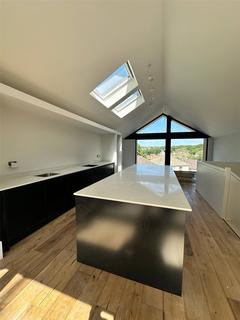 4 bedroom semi-detached house for sale, Crowhurst Road, St Leonards-On-Sea, TN38