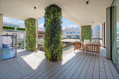 3 bedroom flat to rent, Radstock Street, Battersea, SW11
