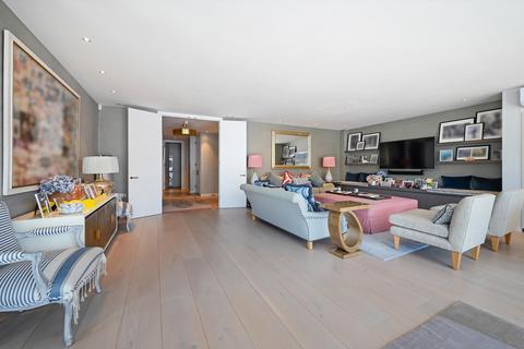 3 bedroom flat to rent, Radstock Street, Battersea, SW11