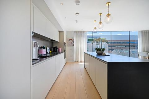 3 bedroom flat to rent, Radstock Street, Battersea, SW11