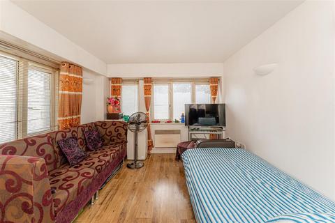 2 bedroom flat for sale, Stepney Way, London