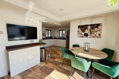 84 Laburnum Drive, Corringham, Stanford-le-hope, SS17 7QF