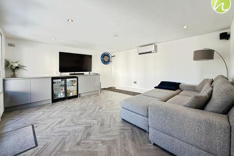 84 Laburnum Drive, Corringham, Stanford-le-hope, SS17 7QF