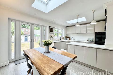 70 Stanley Road, Hornchurch, RM12 4JW
