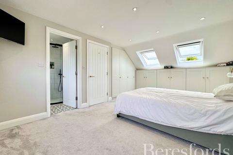70 Stanley Road, Hornchurch, RM12 4JW