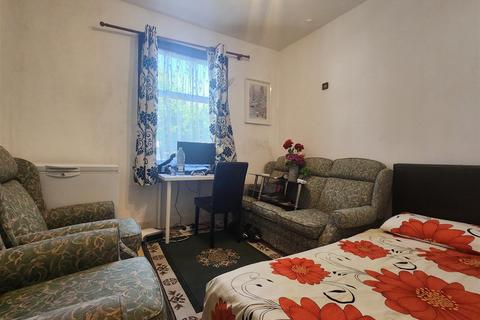 undefined, Harold Road, London! 2x2 Bedroom Maisonettes!