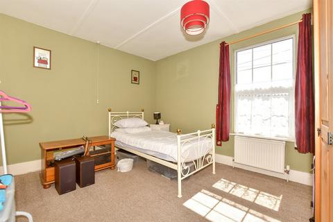 2 bedroom terraced house for sale, Golf Road, Deal CT14