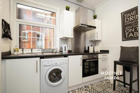 2 bedroom house to rent, Westgate Street, Cardiff, CF10