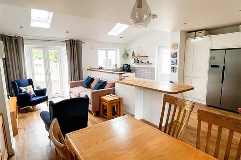 4 bedroom semi-detached house for sale, Orchard Way, Cogenhoe, Northampton