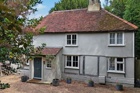 3 bedroom cottage for sale, Ashford Road, Weavering, ME14