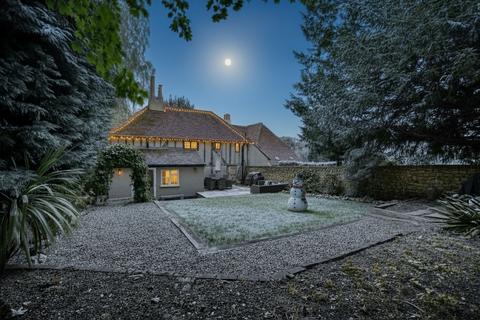 Ashford Road, Weavering, ME14