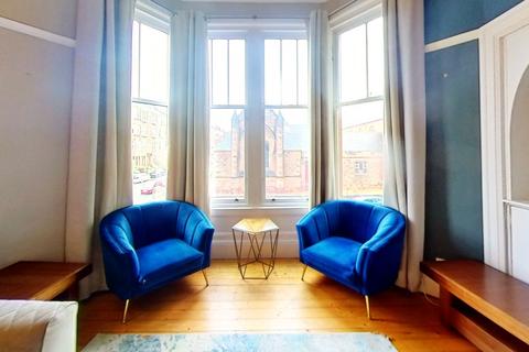 2 bedroom flat to rent, Randolph Road, Glasgow, G11