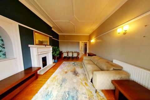 2 bedroom flat to rent, Randolph Road, Glasgow, G11