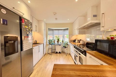 22 Etchingham Drive, St Leonards-on-sea, TN38 9AB