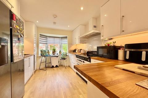 22 Etchingham Drive, St Leonards-on-sea, TN38 9AB
