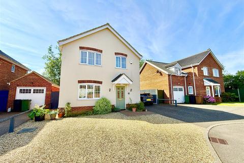4 bedroom detached house for sale, Marten Close, Martham NR29