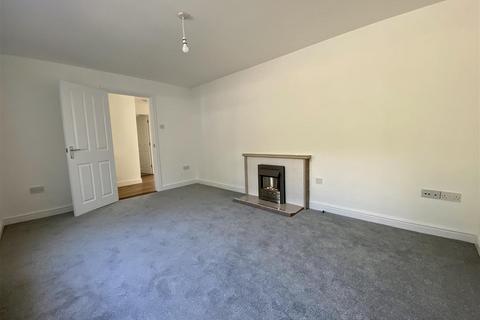 3 bedroom bungalow to rent, Beacon Road, Bodmin, PL31