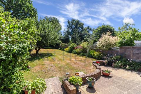 4 bedroom semi-detached house for sale, Old Fold View, Barnet EN5