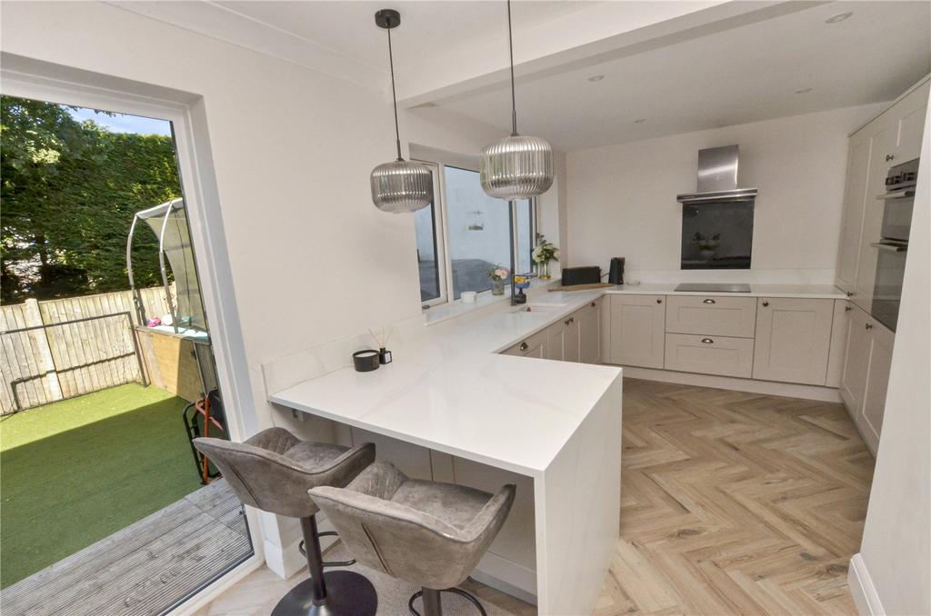 Kitchen/Breakfast Rm