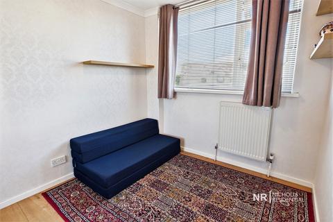 2 Cricketers Close, Chessington, KT9 1NL