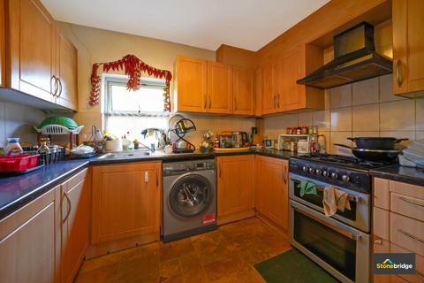 3 bedroom terraced house for sale, Romford Road, Forest Gate, E7 8AB