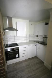 Studio to rent, Cobden Road, Brighton