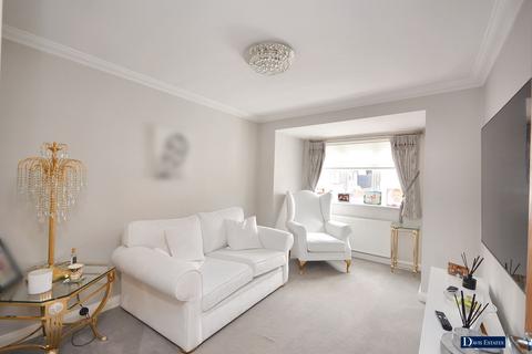 3 bedroom chalet for sale, Candover Road, Hornchurch, RM12