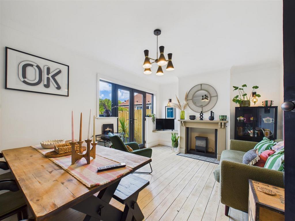Sitting/Dining Room