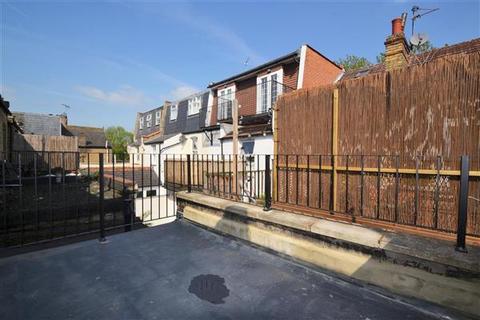 2 bedroom apartment to rent, Replingham Road, Southfields, SW18