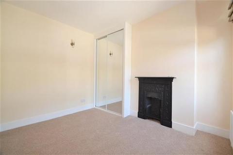 2 bedroom apartment to rent, Replingham Road, Southfields, SW18