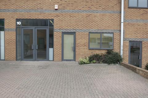 Distribution warehouse to rent, Bowman Ct Royal Wootton Bassett SN4 7DB