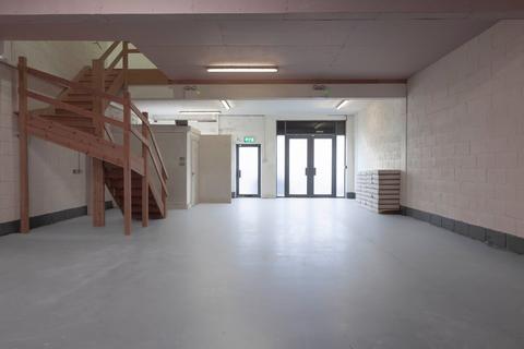 Distribution warehouse to rent, Bowman Ct Royal Wootton Bassett SN4 7DB