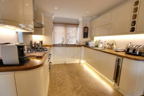 2 bedroom apartment for sale, Channel Way, Ocean Village, Southampton