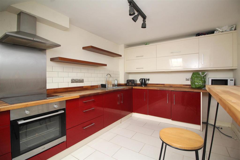 Kitchen diner 2 .JPG