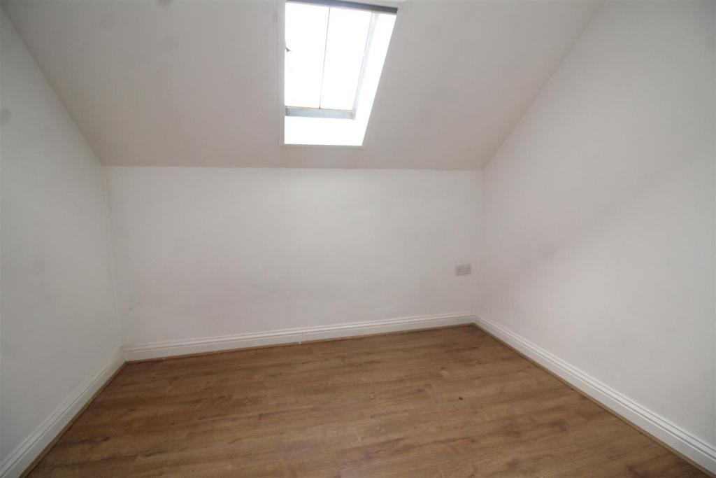 Bedroom 2.JPG