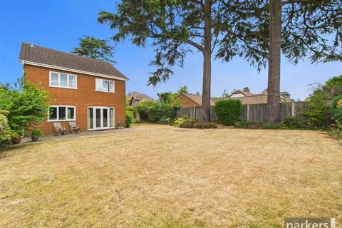 4 bedroom detached house for sale, Bexley Court, Berkshire RG30
