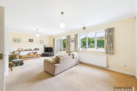 4 bedroom detached house for sale, Bexley Court, Berkshire RG30