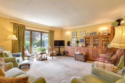 4 bedroom detached bungalow for sale, Ashford Road, High Halden, Ashford