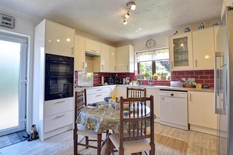 4 bedroom detached bungalow for sale, Ashford Road, High Halden, Ashford