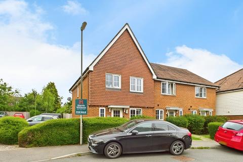 3 bedroom end of terrace house for sale, Roman Lane, Horsham RH13
