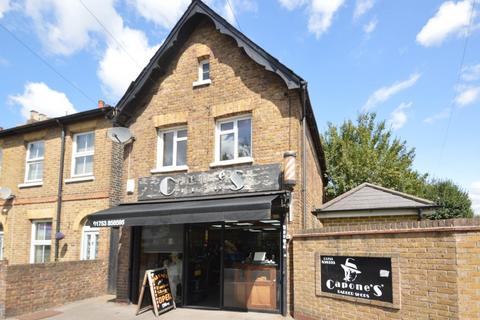 Dedworth Road, Windsor