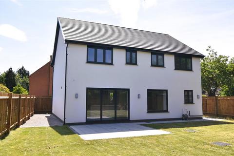 undefined, Gretton Close, Claypole, Newark