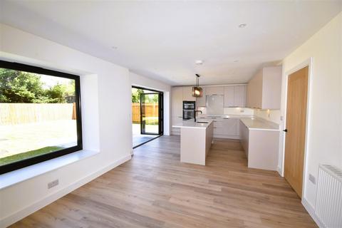 undefined, Gretton Close, Claypole, Newark