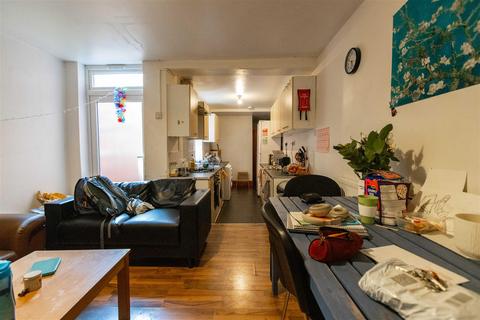 5 bedroom house to rent, Frederick Road, Birmingham B29