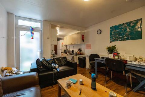 5 bedroom house to rent, Frederick Road, Birmingham B29