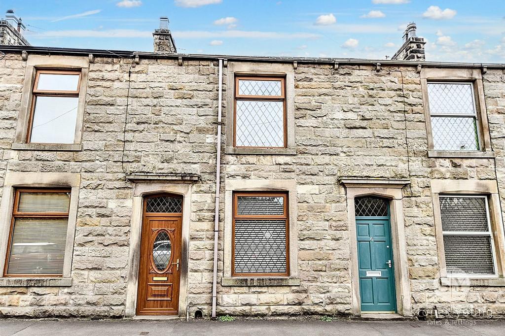 Hawthorne Place, Clitheroe, BB7 2 bed terraced house to rent - £850 pcm ...