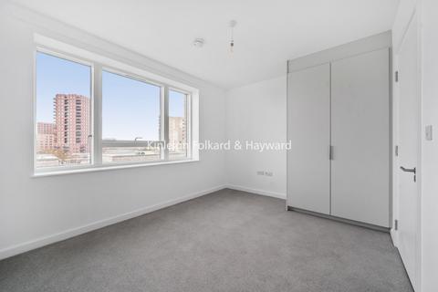 2 bedroom flat to rent, Tide Street, Barking, IG11
