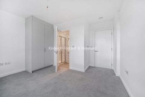 2 bedroom flat to rent, Tide Street, Barking, IG11