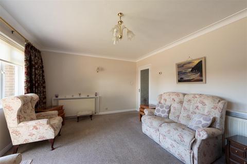 Flat 4, Henley Court Chase Side, London, N14 5HP